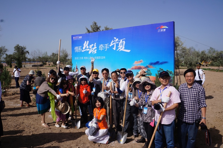 tw_event_date_caty01445409653_storydpid_54_album_3