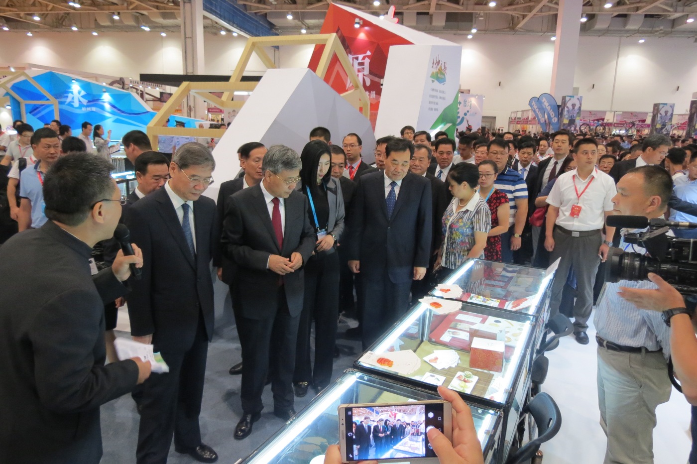 tw_event_date_caty01484722878_storydpid_76_album_0