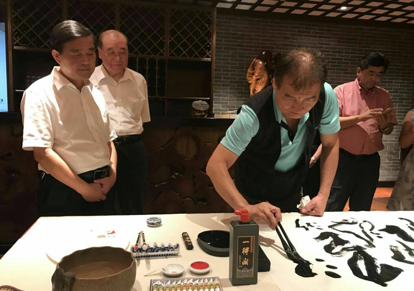 tw_event_date_caty01538098077_storydpid_93_album_4